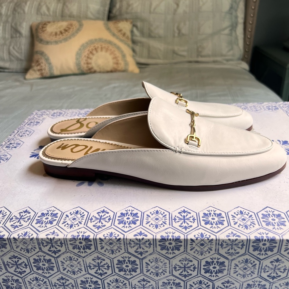 Sam Edelman White Slip-On Mules. Women’s Size 8